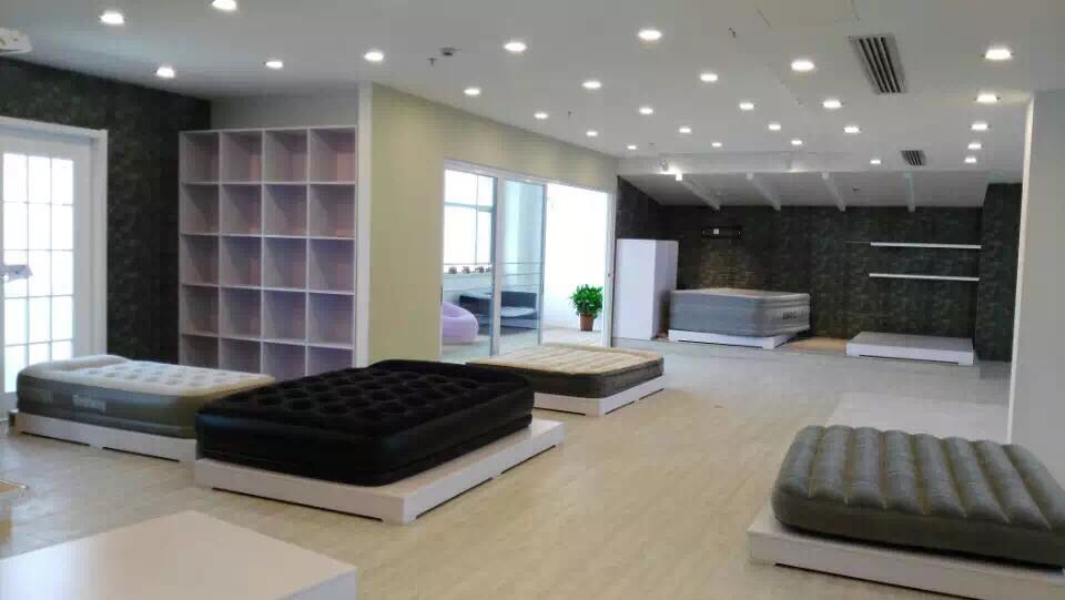 榮威大樓展廳